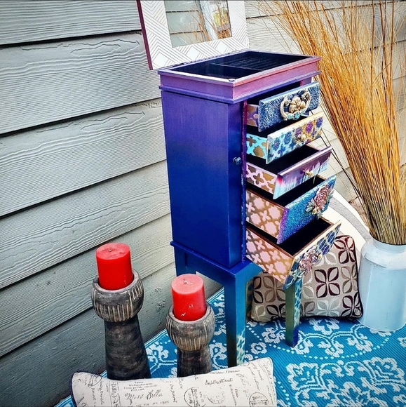 ANTIQUE THOMASVILLE FRENCH PROVENCIAL 9 drawer dresser - Picture 16 of 16